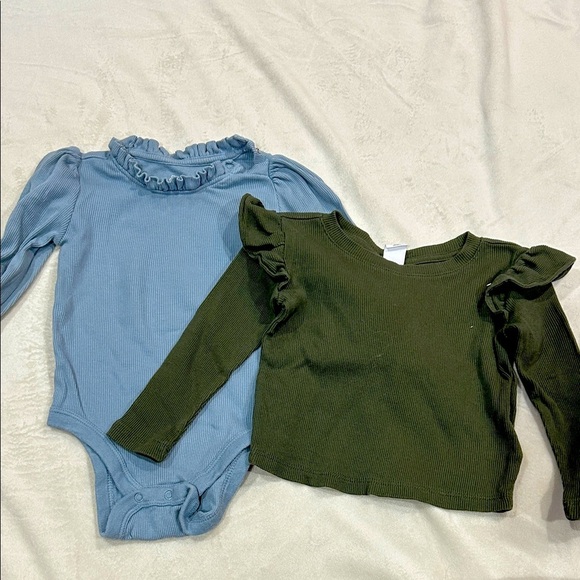 12-18 month bodysuit + long sleeve shirt - Picture 1 of 5